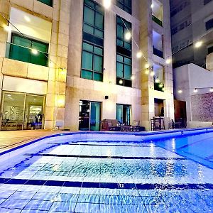 King Suites Hotel